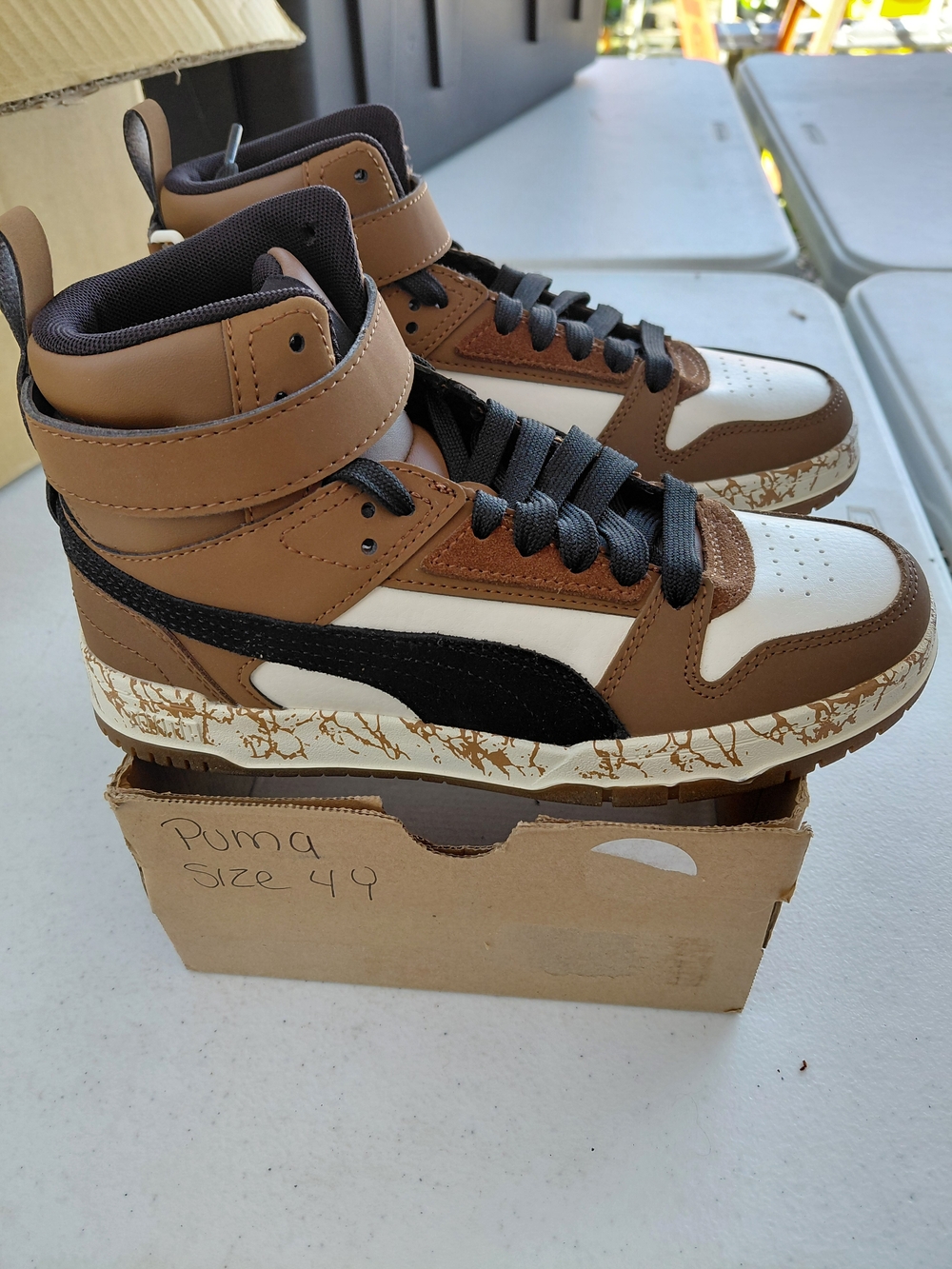4Y Puma High-Top Sneakers in Brown, White & Black with Crackle Midsole.